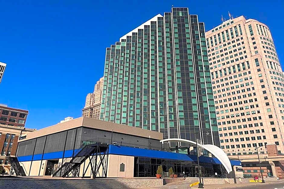 Fort Pontchartrain Hotel Detroit